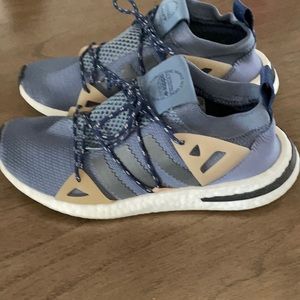 Adidas Akryn